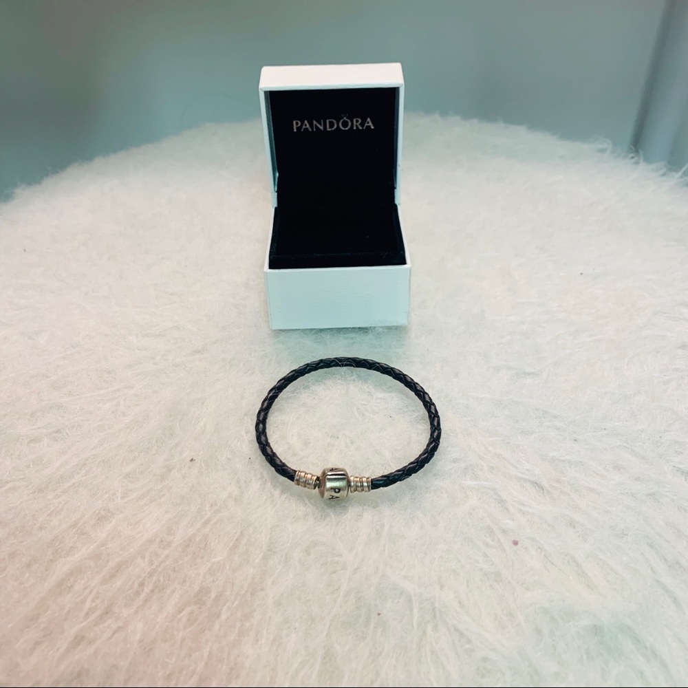 🌸Pandora leather bracelet charm